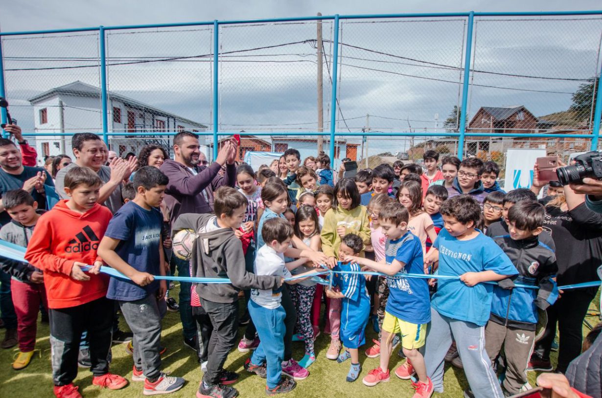 Quedó inaugurado el playón deportivo Natanael Ríos en el barrio