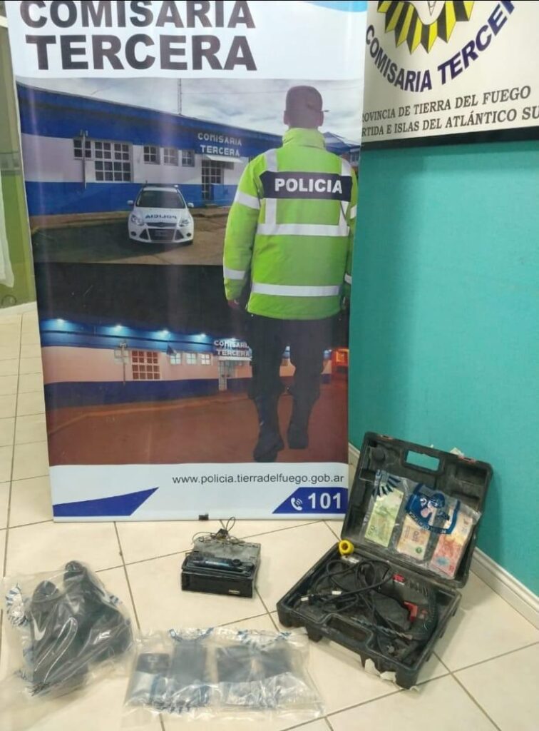 Secuestran Dinero Drogas Y Otros Elementos En Allanamiento Por Robo A